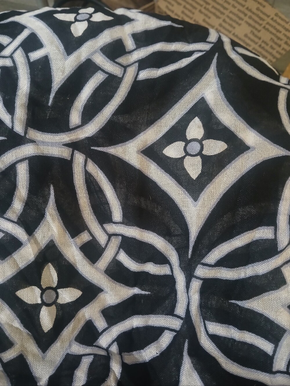 NWOT Vera Bradley Geometric Floral Scarf